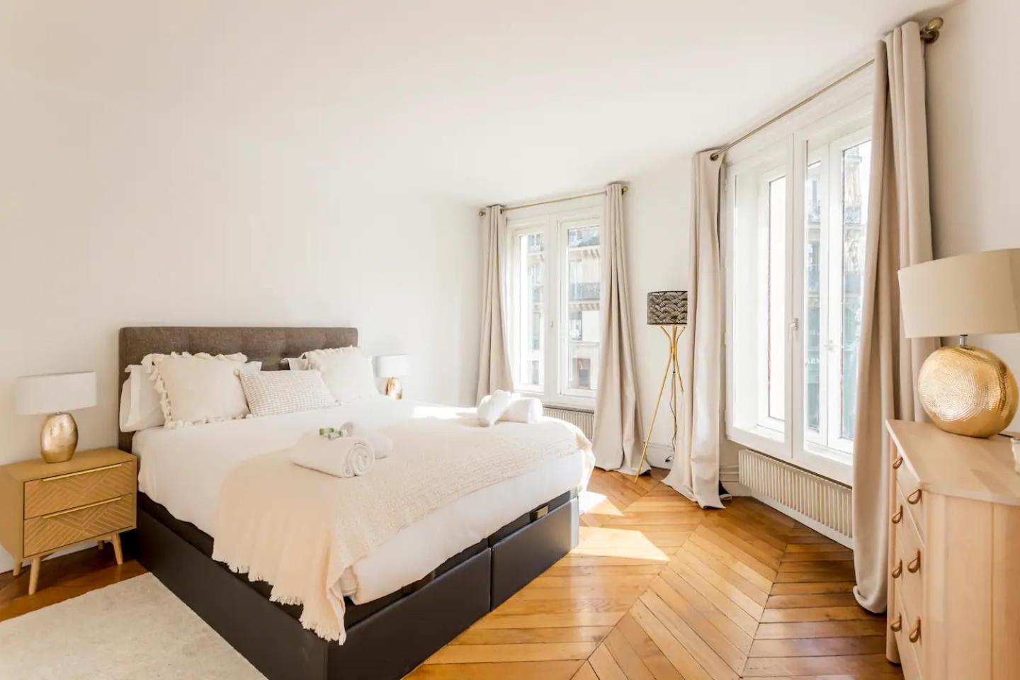 8P - 3Br Le Marais Spacious - Central - Historic Apt Париж Экстерьер фото