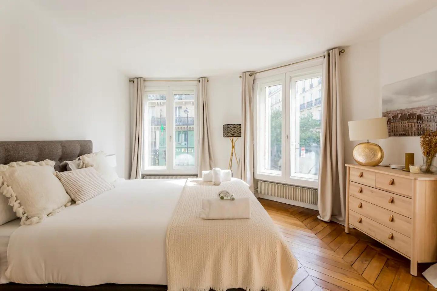 8P - 3Br Le Marais Spacious - Central - Historic Apt Париж Экстерьер фото